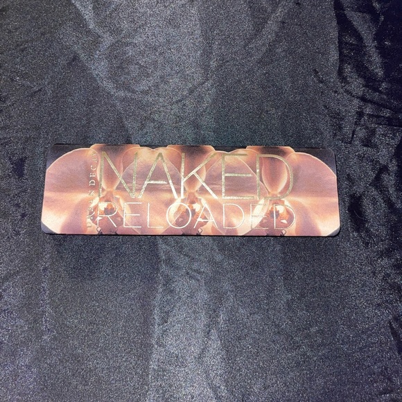 Urban Decay NAKED Reloaded Eyeshadow Palette - Picture 3 of 8